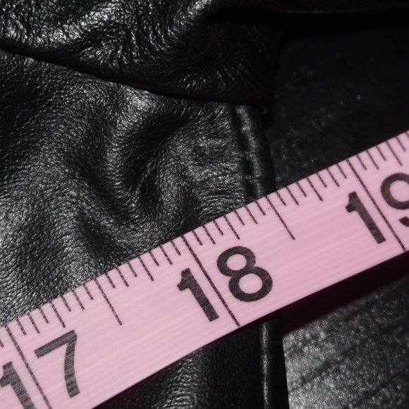 Vintage 80s Wilson Cropped Leather Jacket - Picture 7 of 9